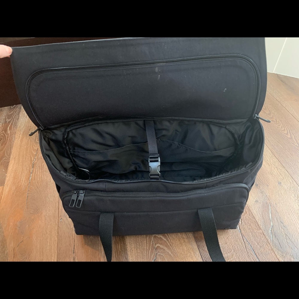 Black Lululemon bag